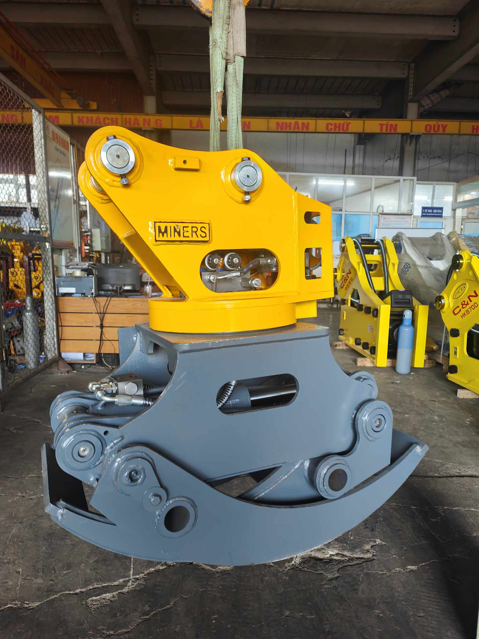 Gắp gỗ cao HM04 tai vàng miệng mở 1,26m