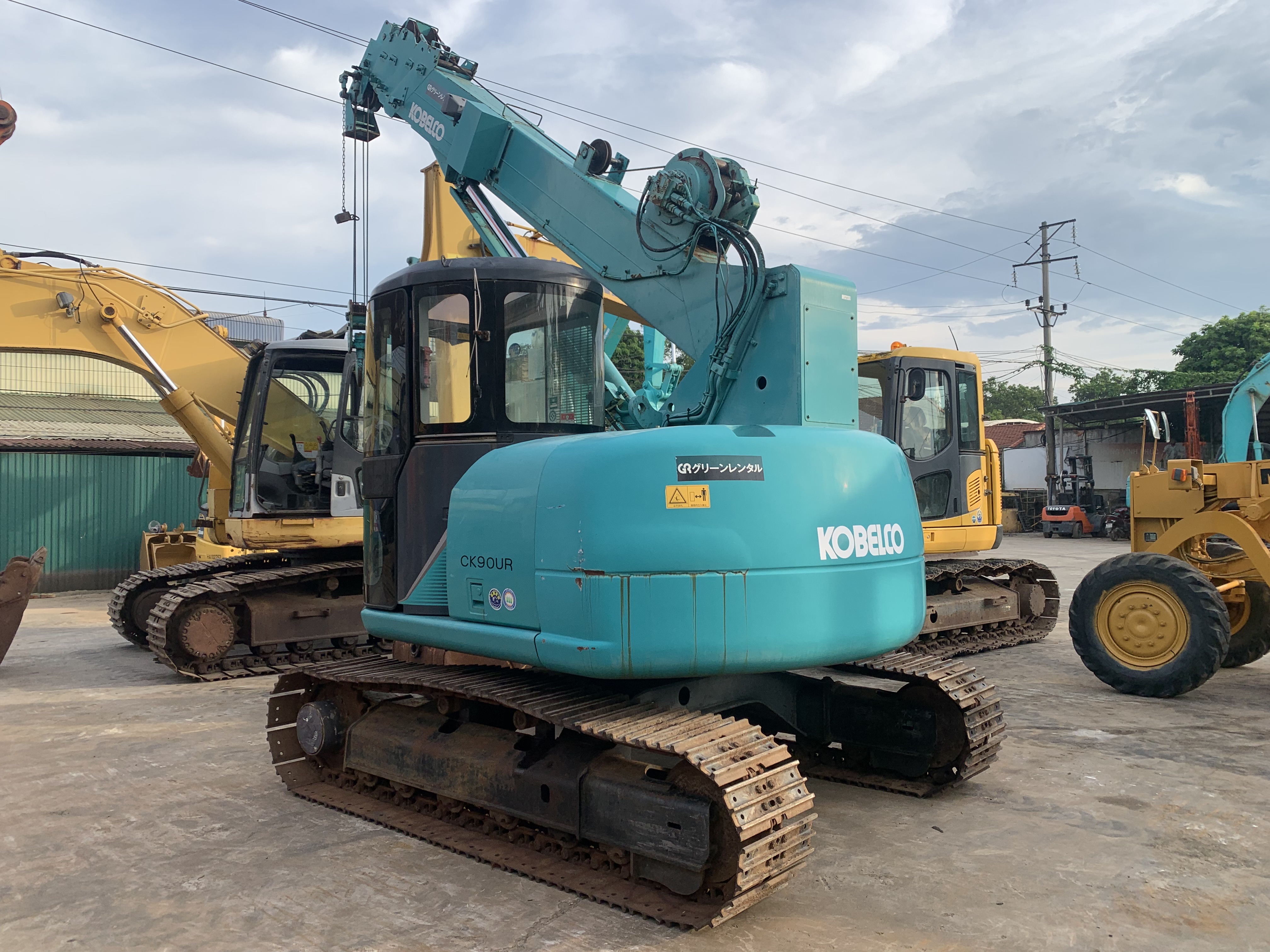 Cẩu bánh xích 4.9t Kobe CK90UR