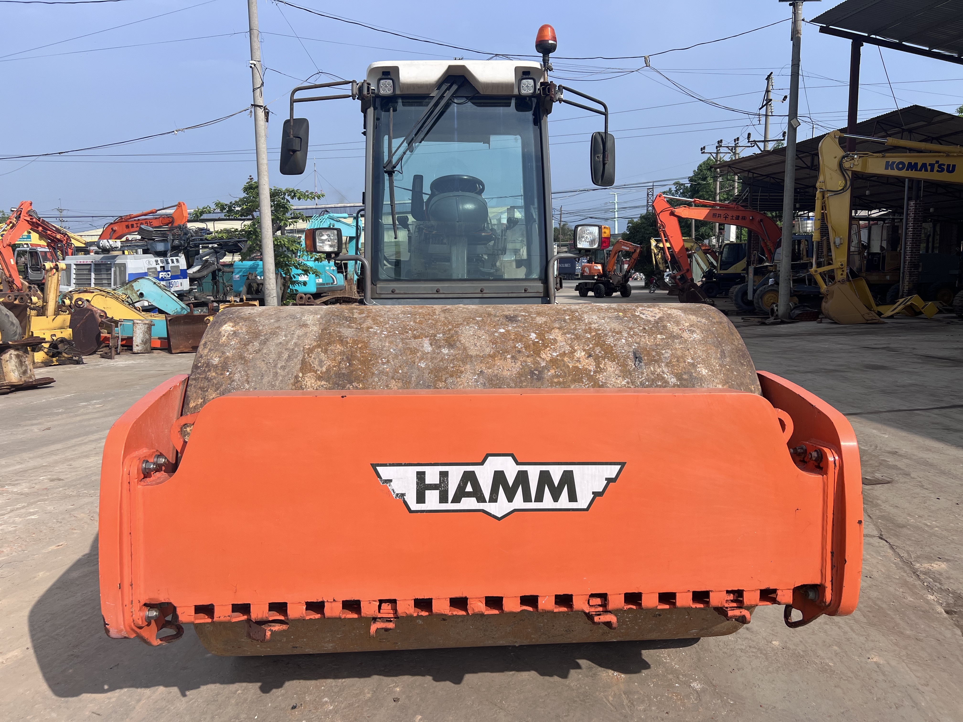 xe lu rung Hamm 3520