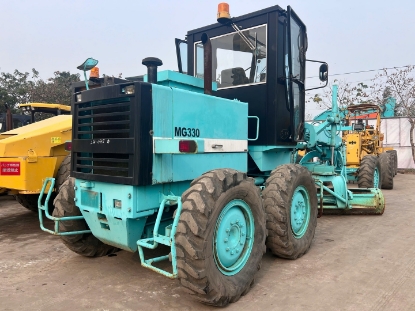 Ảnh của Máy san Mitsubishi MG330