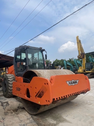 Xe lu rung HAMM 3520